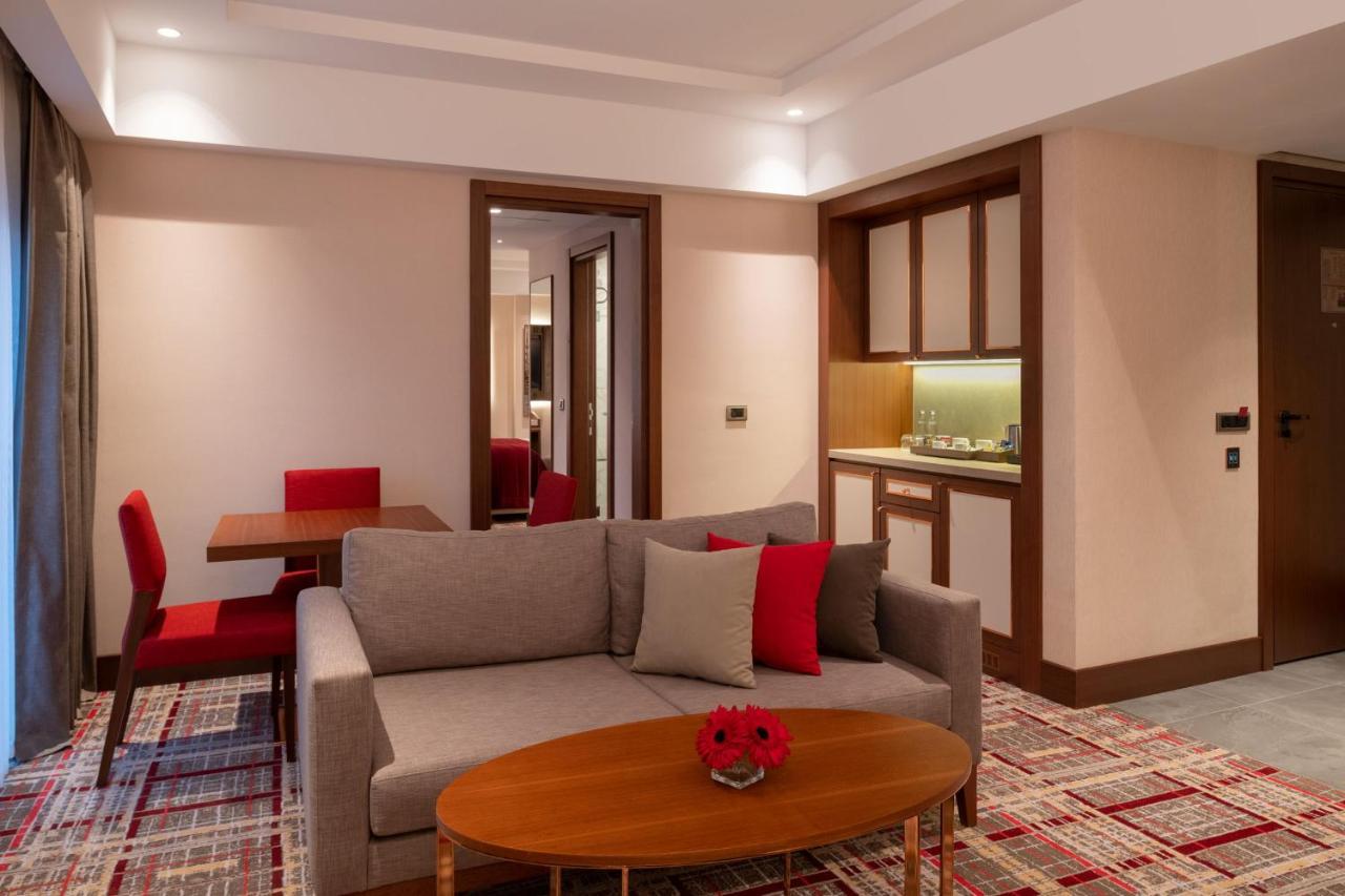 Moevenpick Hotel Istanbul Asia Airport Ngoại thất bức ảnh A suite at the hotel