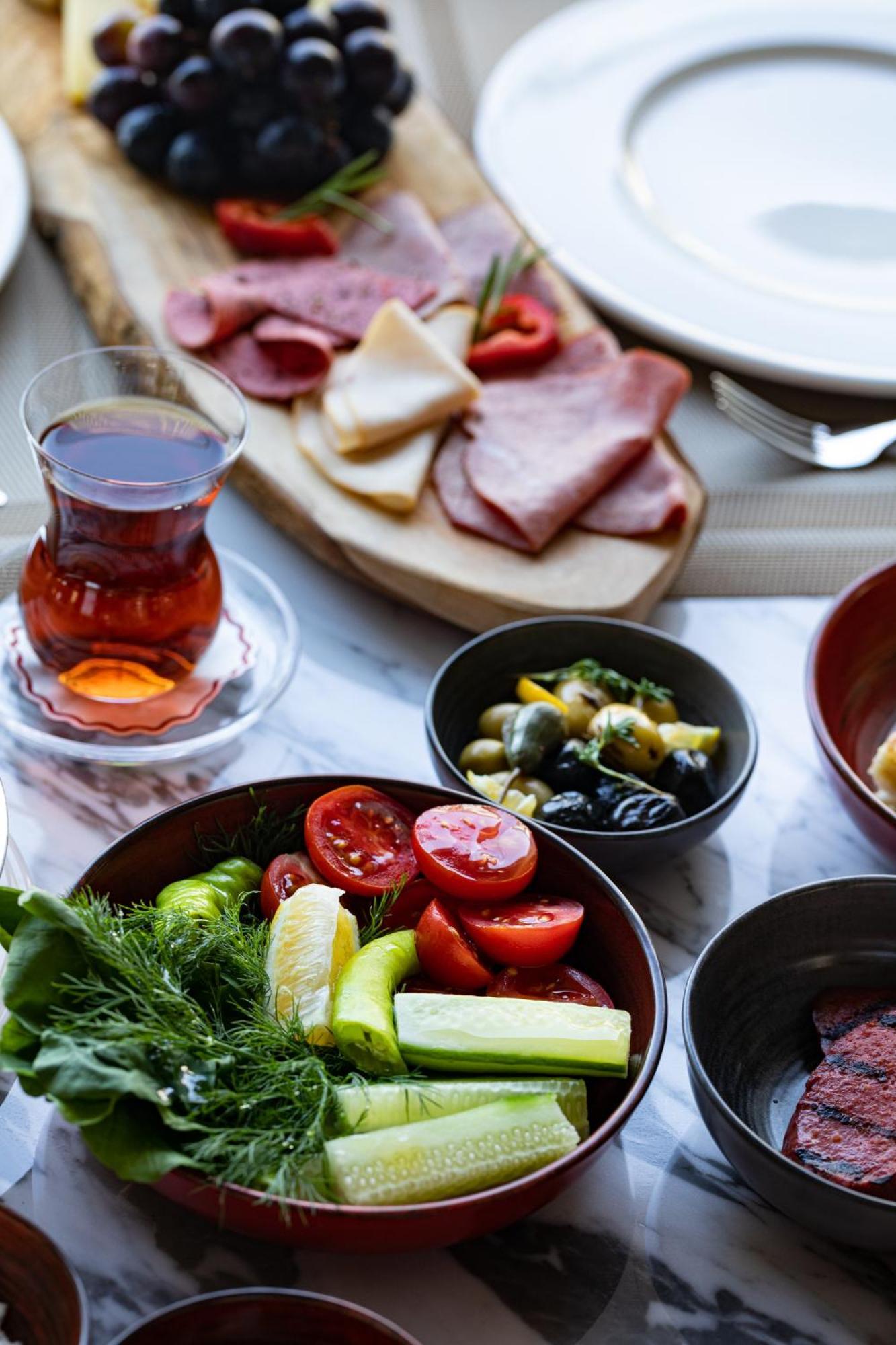 Moevenpick Hotel Istanbul Asia Airport Ngoại thất bức ảnh Turkish breakfast